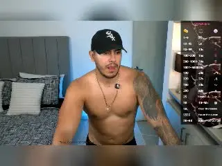 Xlovecam Adult Webcams of OwenPierce