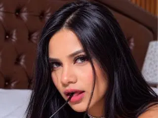 Xlovecam Private Sex Chat of AlanaLuxe