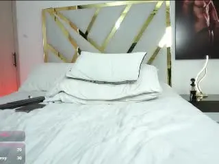 Xlovecam Sex Cam of DevinHunter