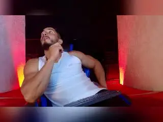 Xlovecam Nude Webcam of ZaneMaverick