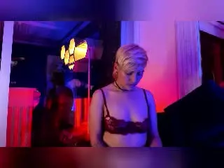 Xlovecam Watch Live Sex Cams of DannyRouds