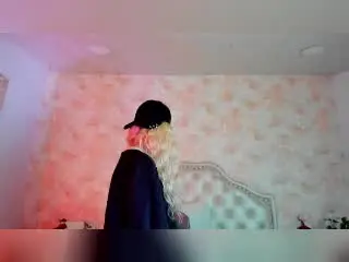 Xlovecam Free Porn Cam of SophieTeller