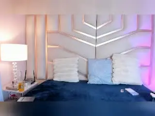 Xlovecam Sex Chat of LunaMiranda
