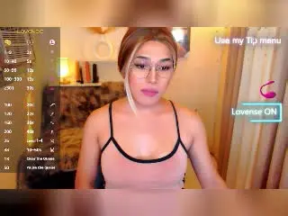 Xlovecam Adult Webcams of SuperKelly