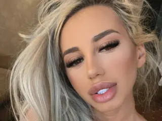 Xlovecam Best Webcam of LisaaKiraa