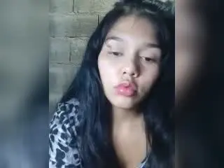 Xlovecam Watch Live Sex Cams of CoupLatina